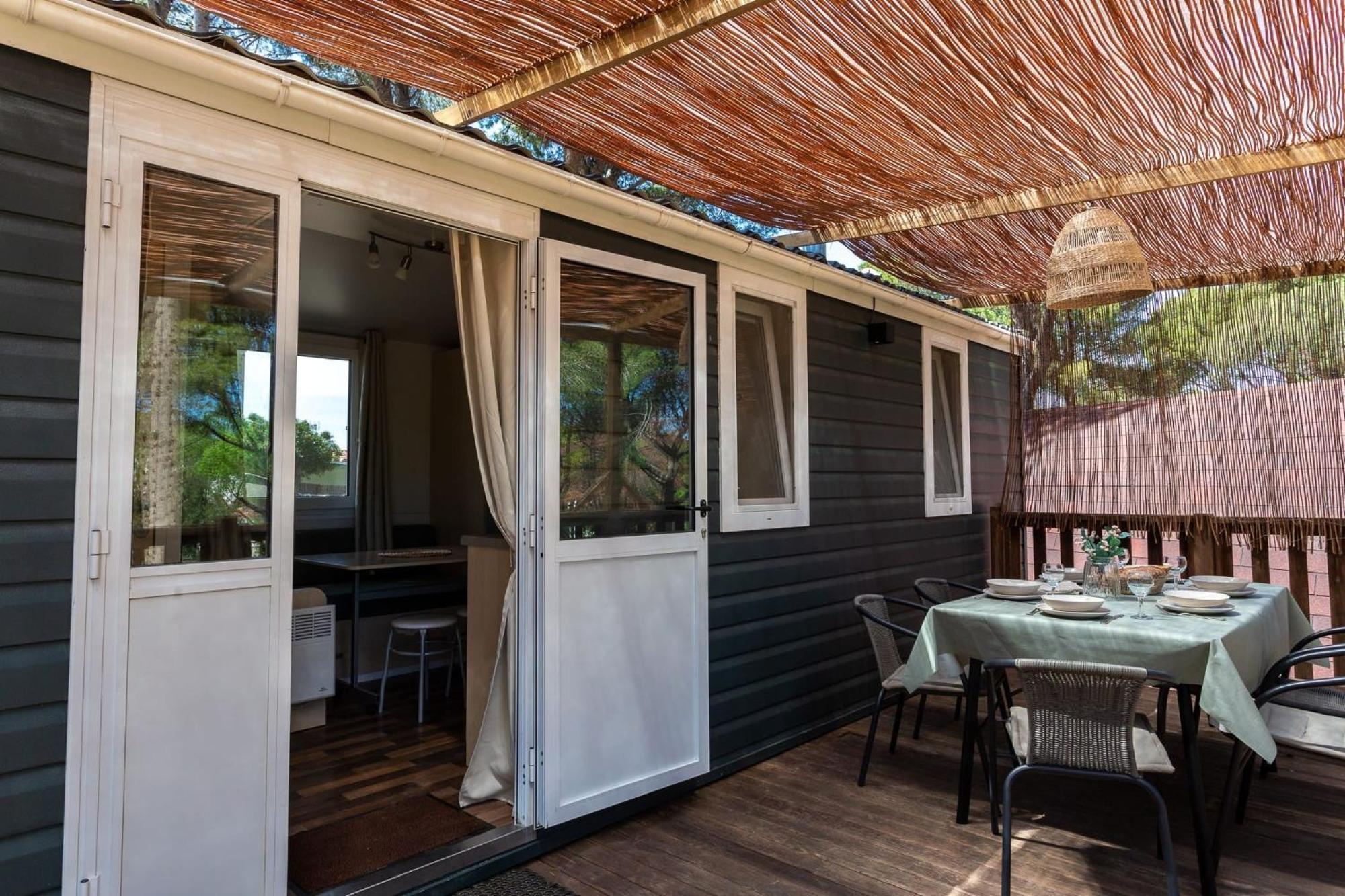 Bungalows Tia Polly & Indiana Jones & Yoko Ono L' Escala エクステリア 写真